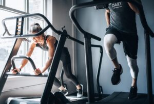 Lee más sobre el artículo Descubre las mejores rutinas de gimnasio para delgadas y consigue tu cuerpo ideal